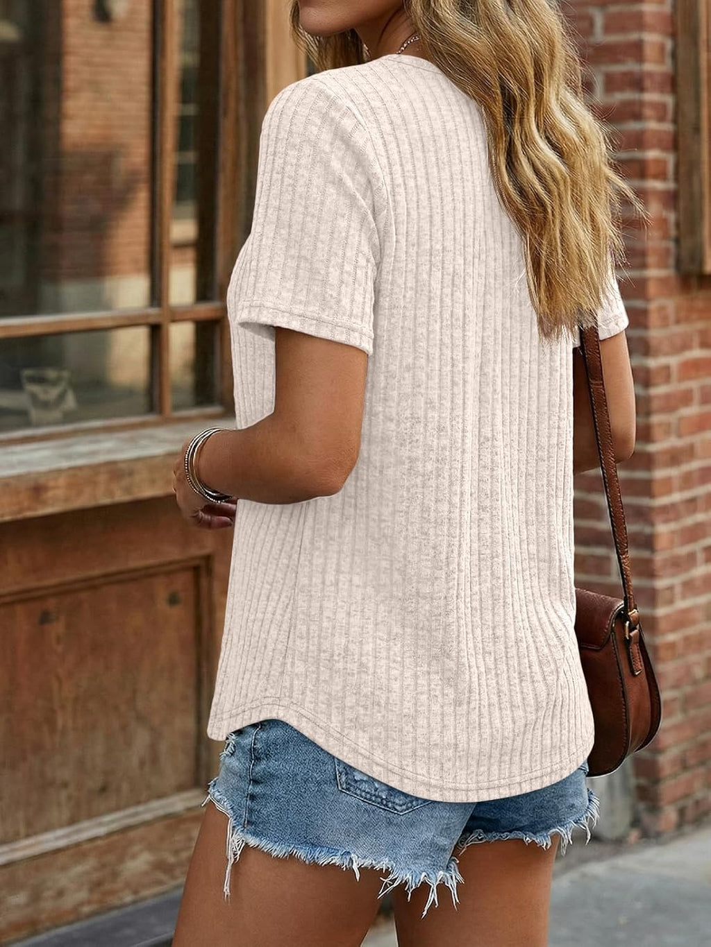 Blouse Camilla Femme – Col en V, Détail Plissé, Babydoll Fluide Décontractée Élégante