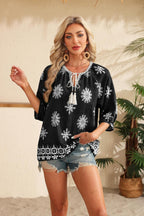 Alba Blusa Mujer – Boho Floral, Escote en V con Cordón, Mangas 3/4 Casual