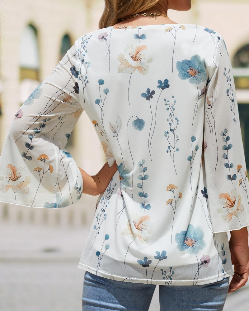 Naomi Μπλούζα Γυναικεία – Floral Τοπ με V Λαιμόκοψη, Μανίκια 3/4 με Βολάν & Διπλό Στρώμα