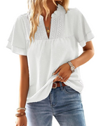 Lena Blusa Donna – Top Elegante con Scollo a V, Pizzo All’Uncinetto, Maniche a Volant & Dettagli Swiss Dot
