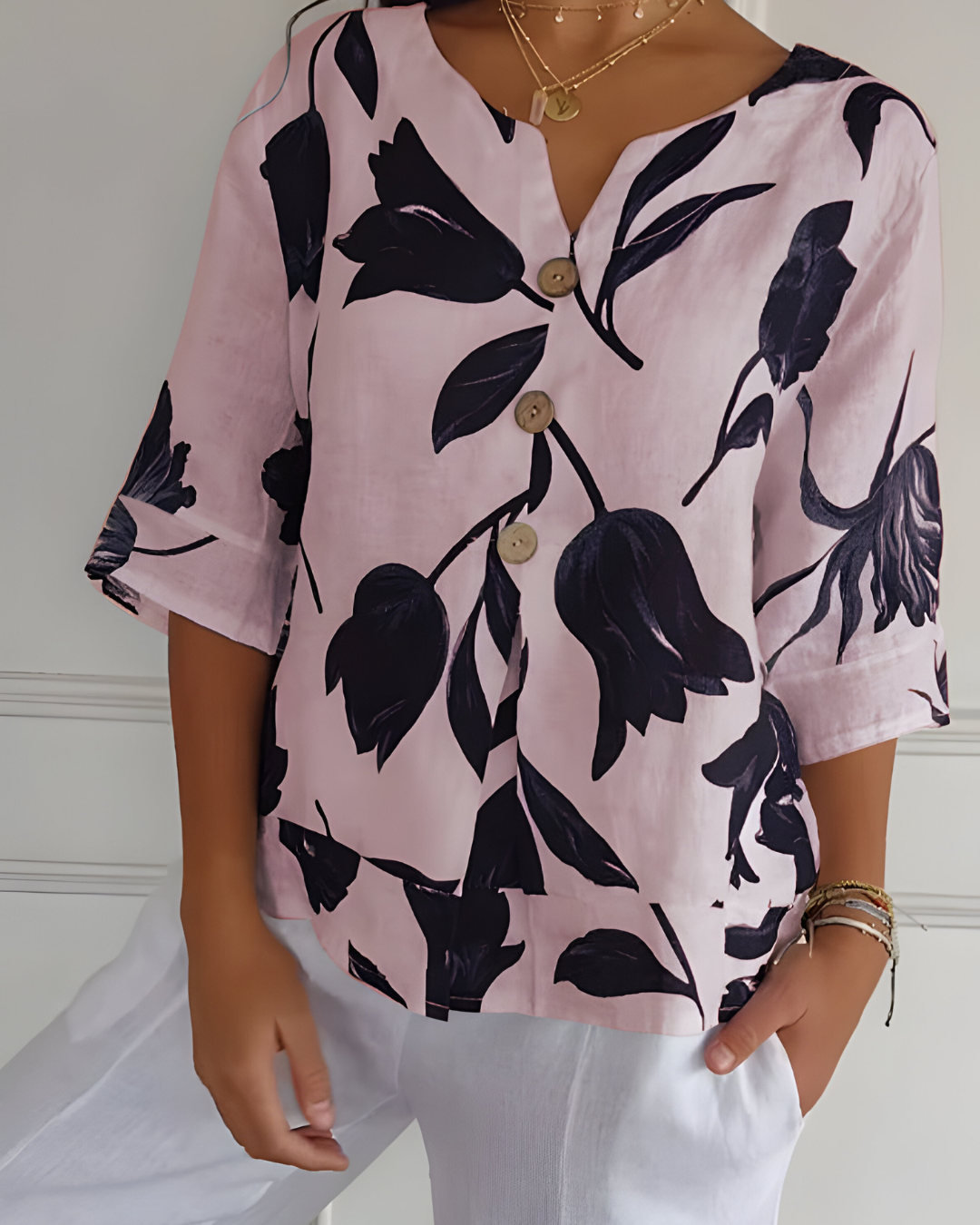 Isaliel Blouse Femme – Col V, Tissu Respirant & Coupe Fluide Élégante