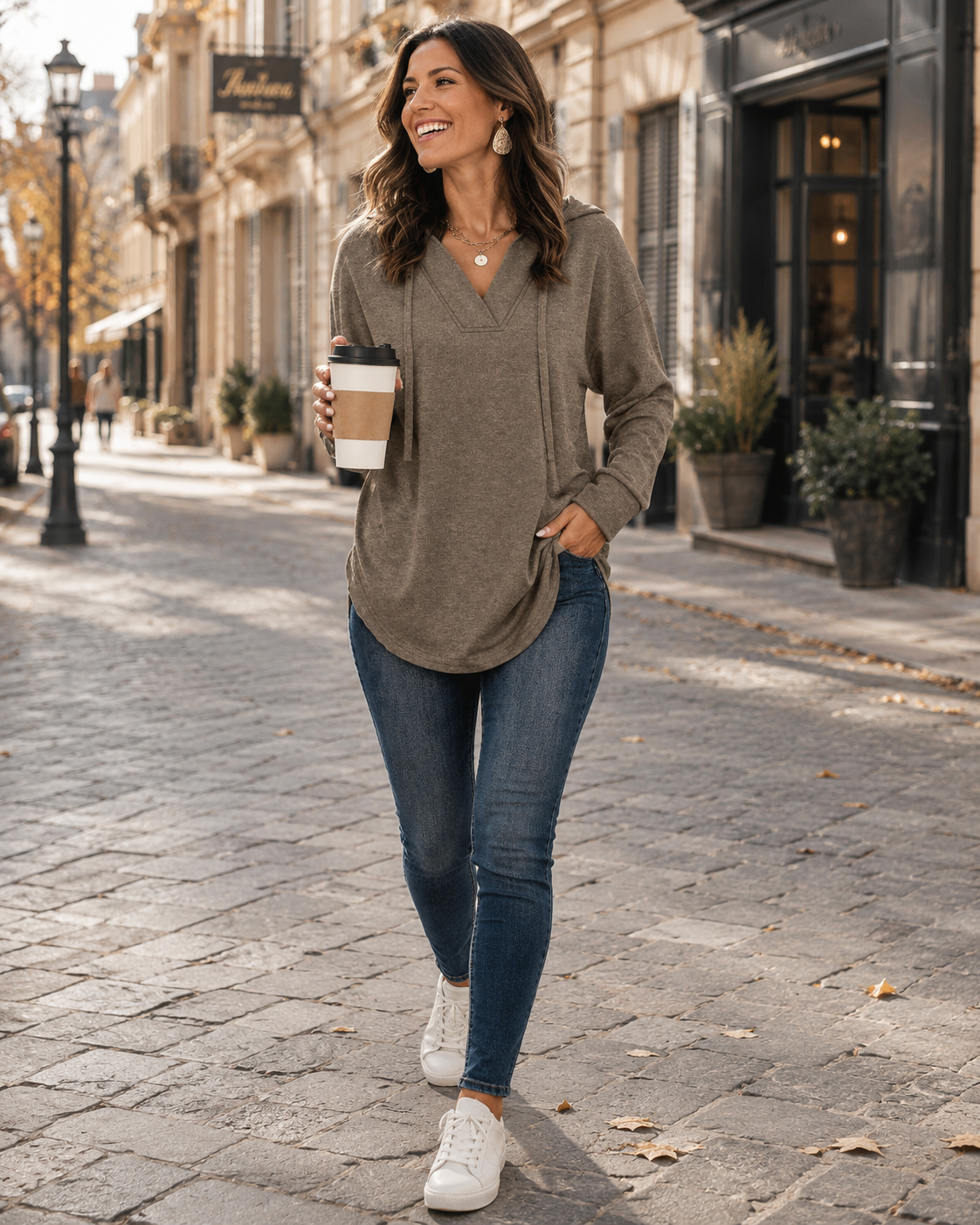 Beatrix Sudadera con capucha de mujer – Escote en V, mangas largas y corte amplio