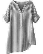 Lorelei Damebluse – Stribet bluse med V-hals, knapper og korte ærmer