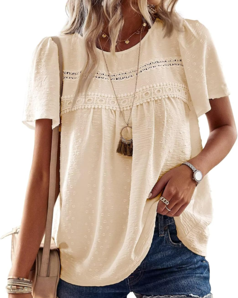 Teagan damebluse – blonder, korte, vide ærmer, rund hals og boho-stil