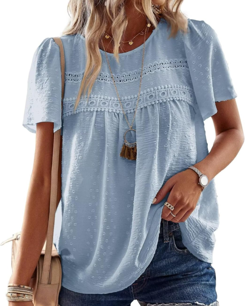 Teagan damebluse – blonder, korte, vide ærmer, rund hals og boho-stil