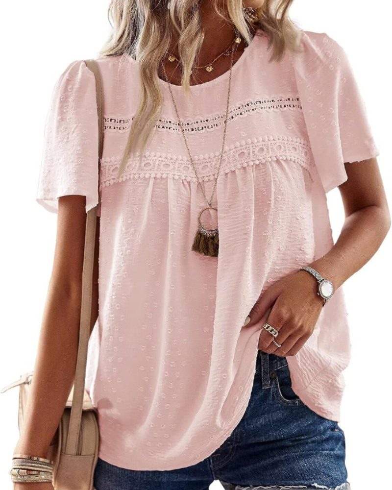 Teagan damebluse – blonder, korte, vide ærmer, rund hals og boho-stil