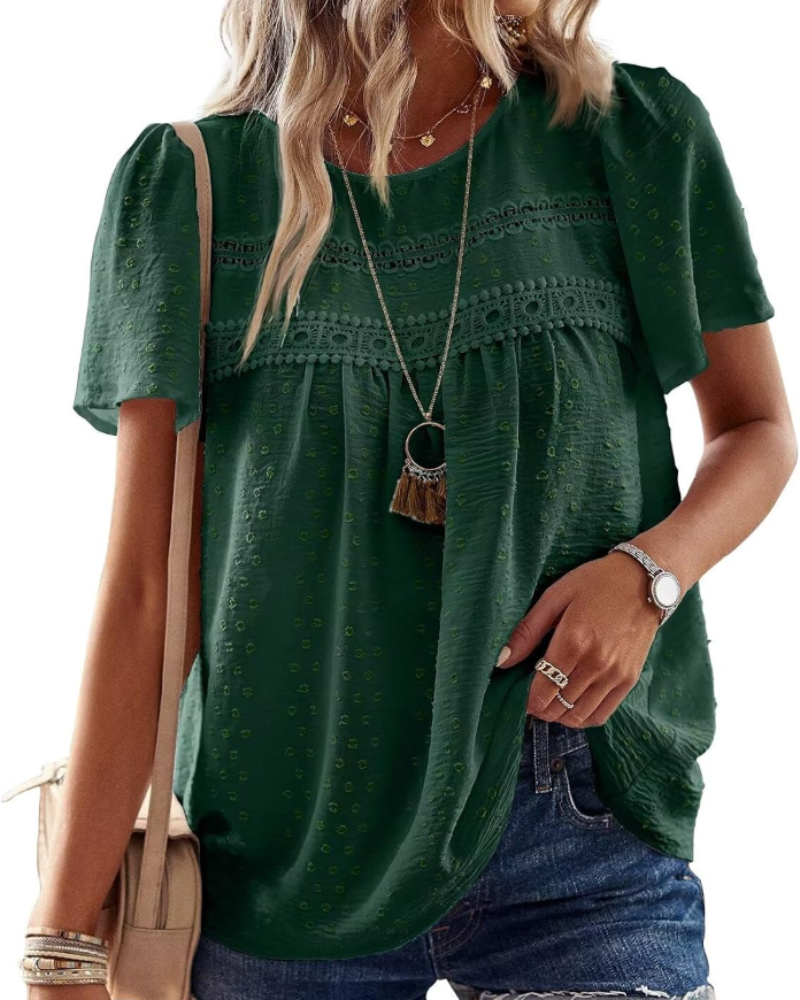 Teagan damebluse – blonder, korte, vide ærmer, rund hals og boho-stil
