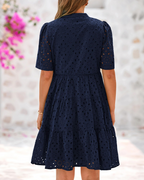 Madeline Abito Mini Damen – V-Ausschnitt, Lochstickerei und Babydoll-Schnitt