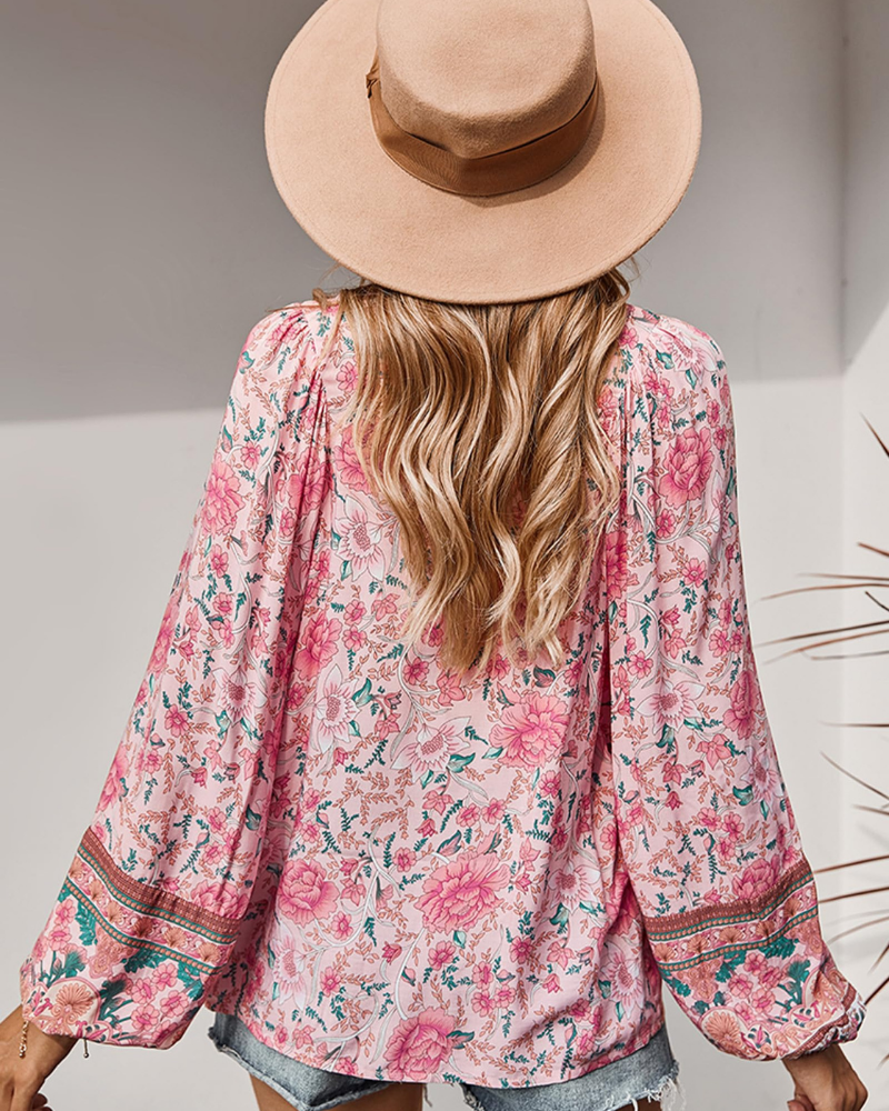 Evelyn boho-bluse til kvinder – blomstret mønster, V-udskæring og ballonærmer