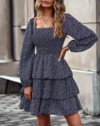 Whitney Mini-Kleid für Damen – Quadratischer Ausschnitt, gesmoktes Oberteil und lange Ärmel