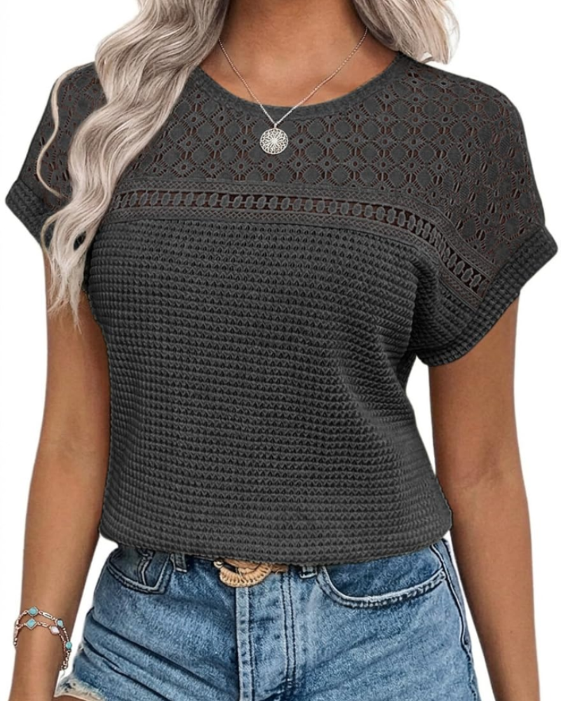 Phoebe Blusa Donna – Top Waffle con Girocollo, Dettagli Crochet & Vestibilità Morbida