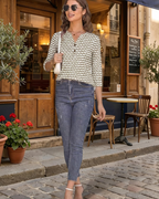 Selena T-Shirt Donna – Top Boho con Scollo a V, Stampa Botanica & Fit Morbido