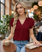 Grace Blouse Femme – Élégante blouse avec col en V, volant à l'avant et manches courtes