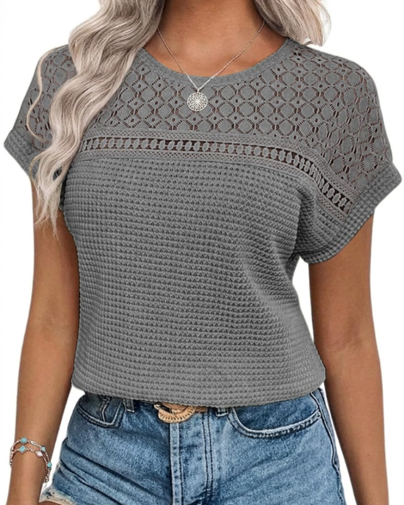 Phoebe Blusa Donna – Top Waffle con Girocollo, Dettagli Crochet & Vestibilità Morbida
