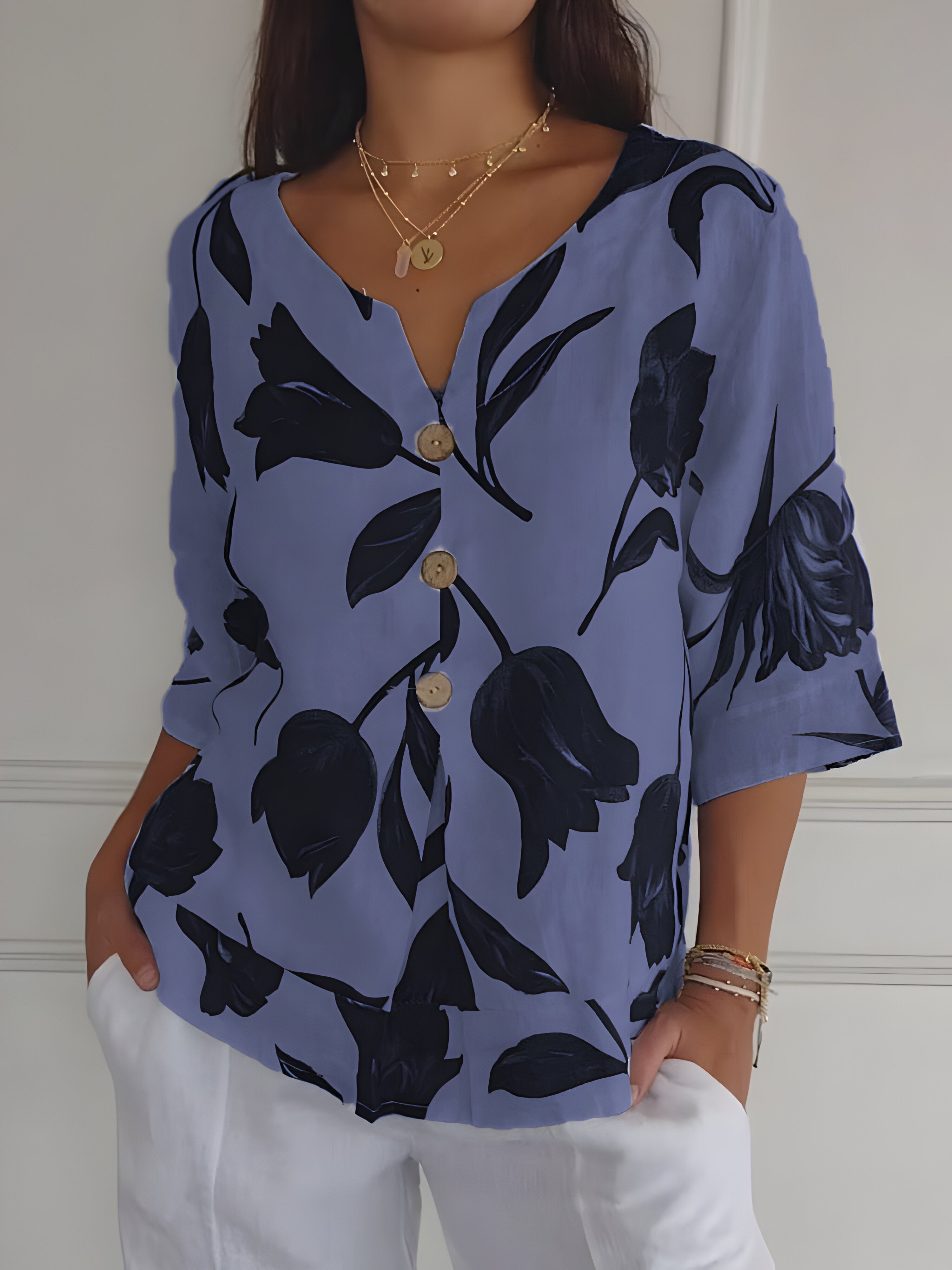 Isaliel Blouse Femme – Col V, Tissu Respirant & Coupe Fluide Élégante