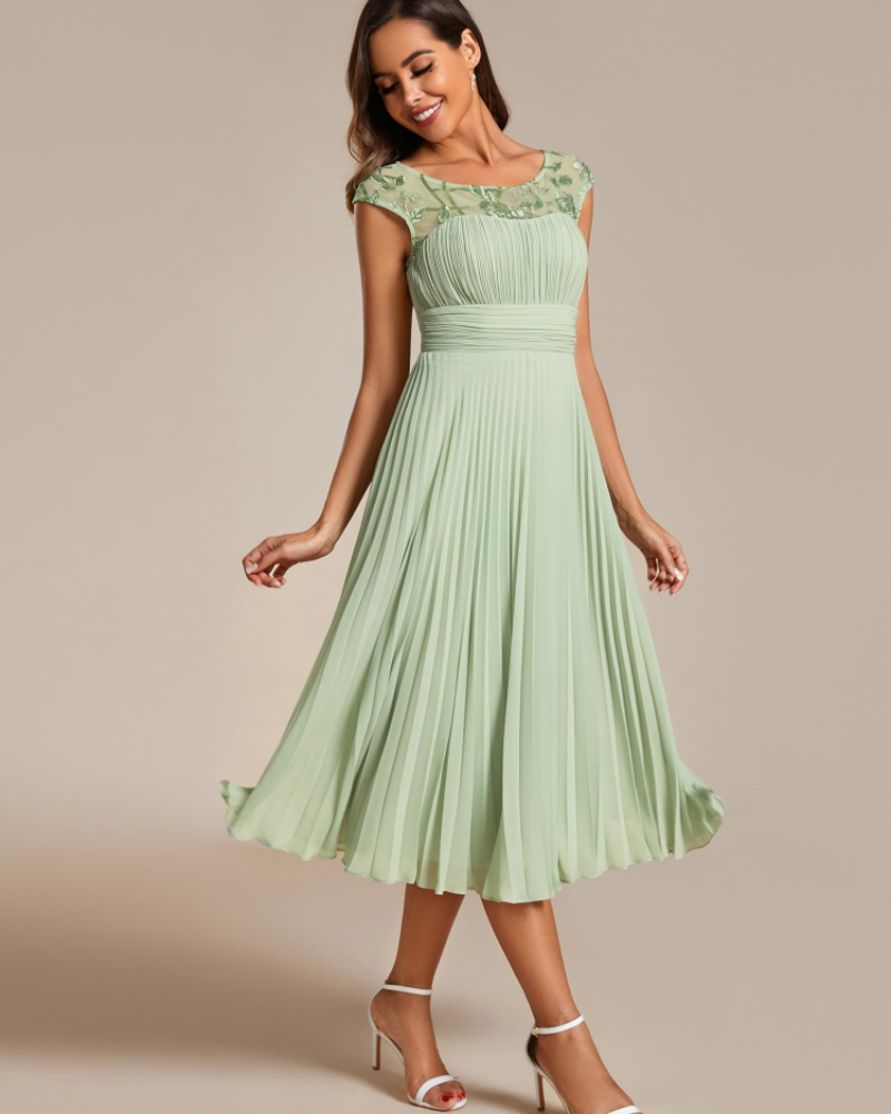 Audrey Elegant Damekjole – A-linje Kjole med Blonder, Chiffon og Åpen Rygg
