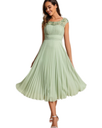 Audrey Elegant Damekjole – A-linje Kjole med Blonder, Chiffon og Åpen Rygg