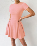 Robe mini bodycon pour femme Megan Abito – taille haute, jupe plissée et manches courtes