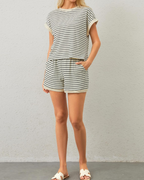 Ensemble Peyton Donna 2 pièces – T-shirt à rayures et short côtelé avec poches